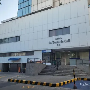 - Torre De Colombia